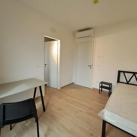 Garibaldi 16 Room-2