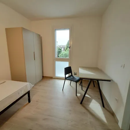 Garibaldi 16 Room-3